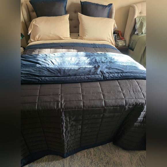 Frette NWT Rectangular Light Quilt Reversible Midnight Blue/ Grey Retails $1,900 - Picture 4 of 13